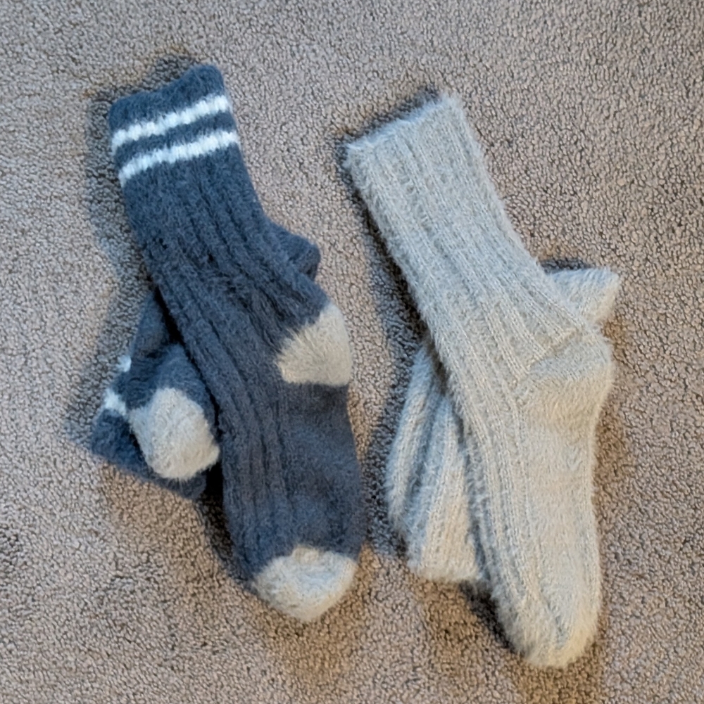 2 Pair Fuzzy Socks